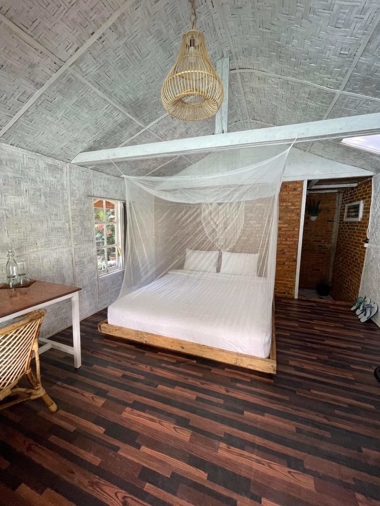 Hub Tata Guesthouse Tuktuk Eksteriør billede